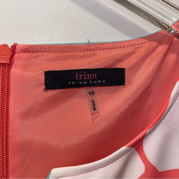 Trina Turk Floral Split Neck Shift  Dress Womens Size 10 - Picture 2 of 5